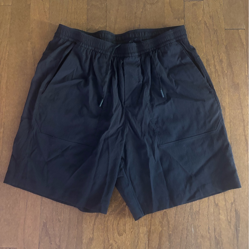 Lululemon Bowline 8” Black Shorts